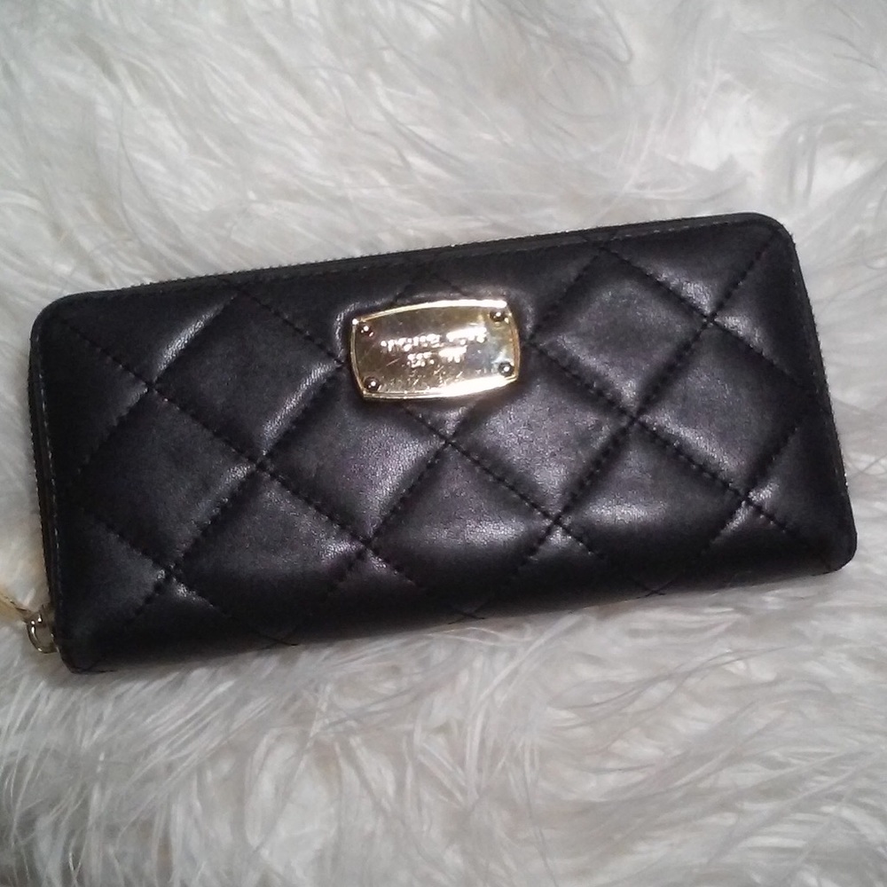 Michael Kors Quilt Soft Hamilton Zip Around Wallet